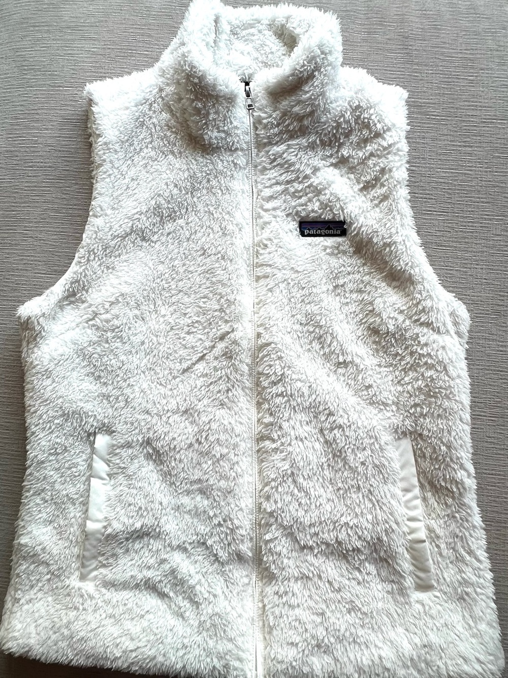 Patagonia Women’s Los Gatos Vest- white, size large
